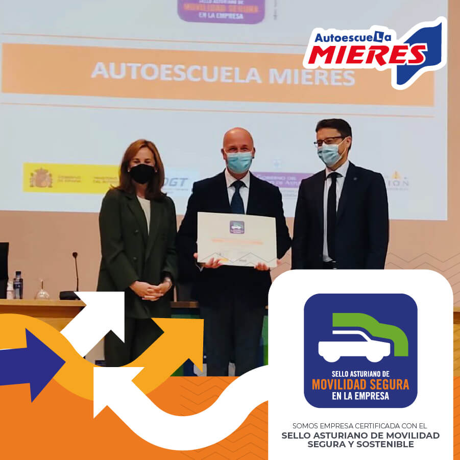 Entrega de sello asturiano de movilidad segura en la empresa a Autoescuela Mieres 