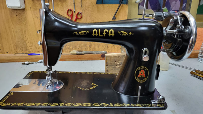 Restauración de máquinas de coser antiguas en Málaga